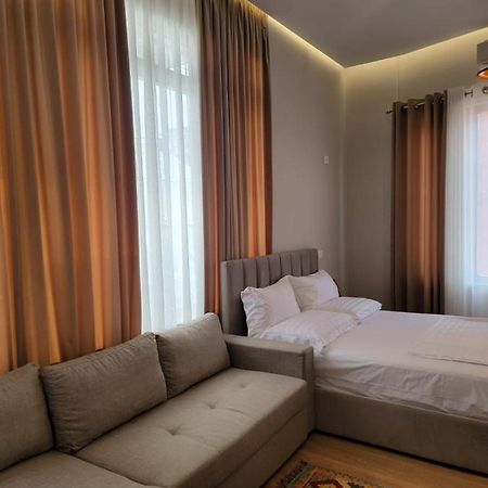Berhami Studio Apartment Тирана Экстерьер фото